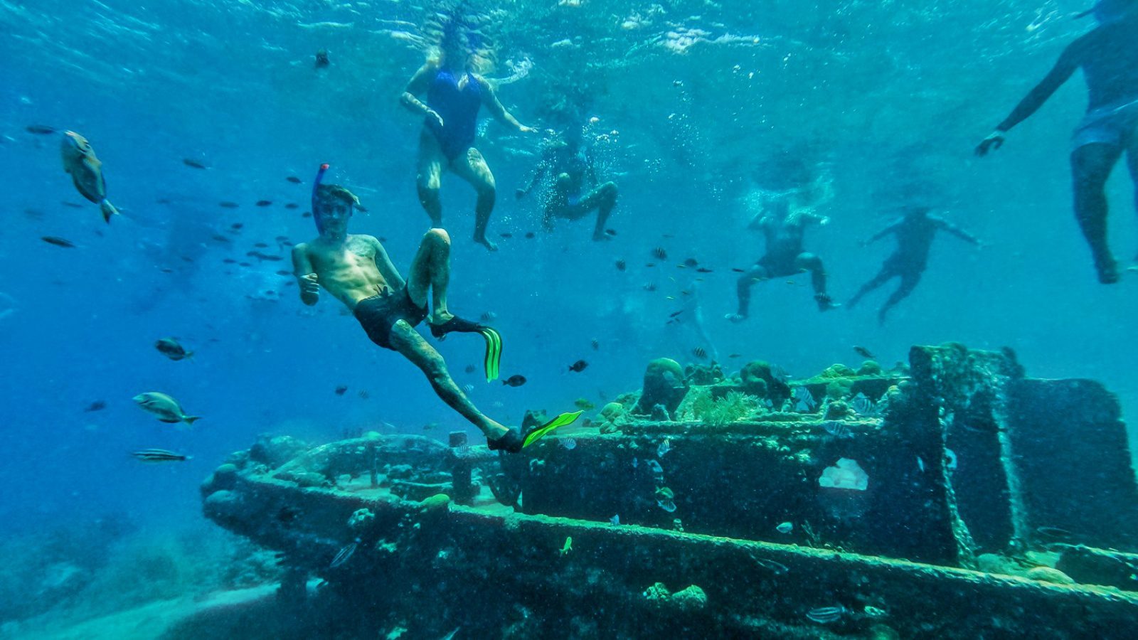 Snorkeltrip catamaran tugboat curacao