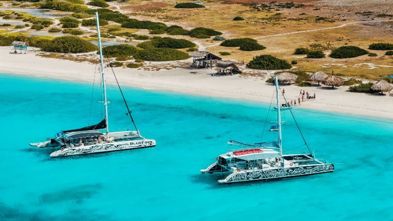 BlueFinn catamarans Klein Curacao 800x450 1