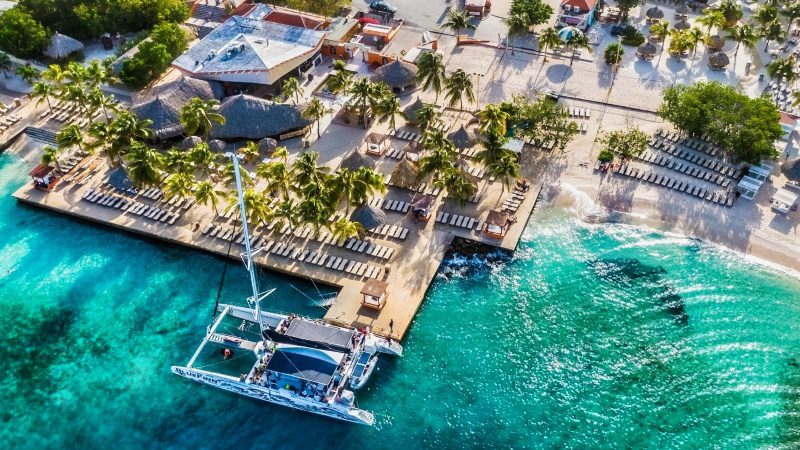 Klein Curacao BlueFinn vertrek Jan Thiel beach 800x450 1