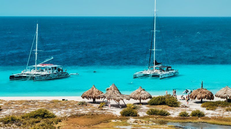 Klein Curacao catamarans BlueFinn boottrip elke dag 800x450 1