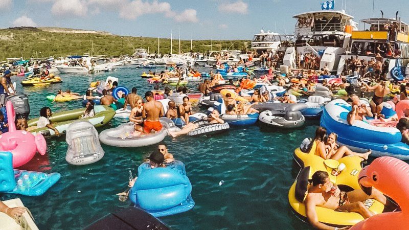 Fuikdag floaties fest 2025 curacao 800x450 1