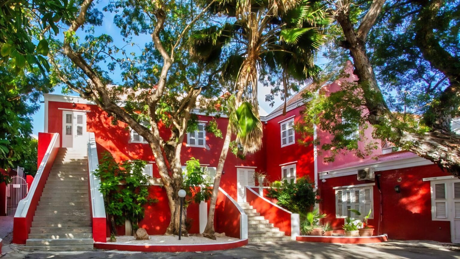 living-in-a-curacao-country-house-mansion-batavia-goingtocuracao