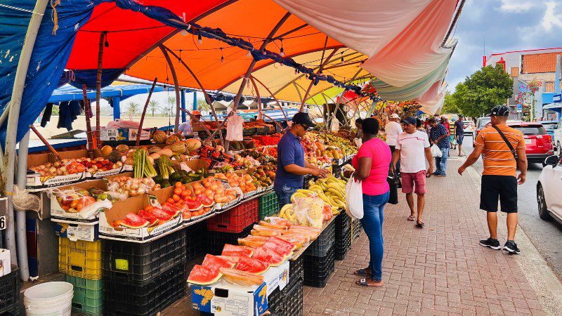 Drijvende markt curacao fruit groente floating market