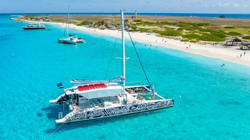 klein curacao bluefinn catamaran 800x450 1