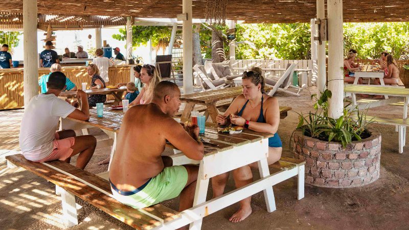 Klein Curacao beachhouse Miss Ann lunch 800x450 1