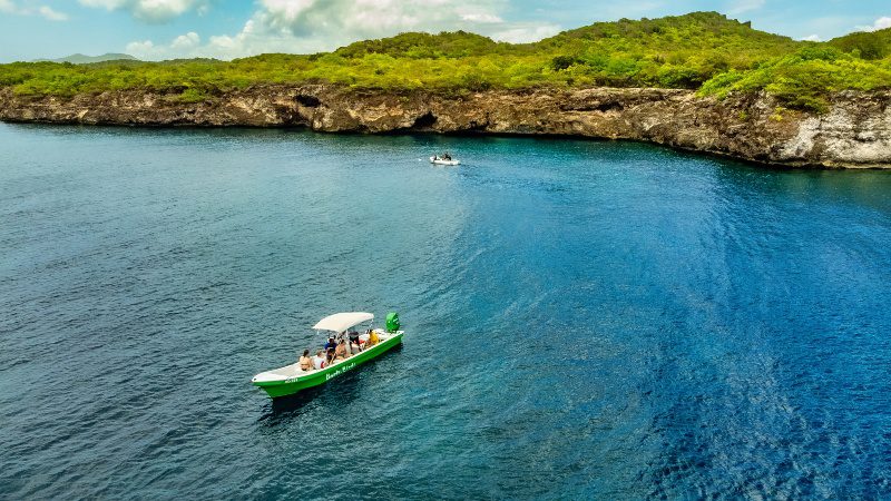 blue room boot Curacao 800x450 1