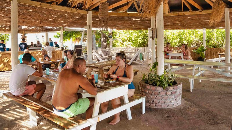 Beach House Klein Curacao dining area 800x450 1